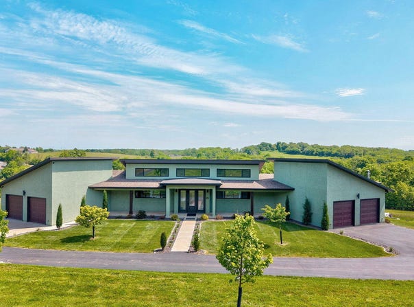 218 S 9th Avenue, Ozark, MO 65721