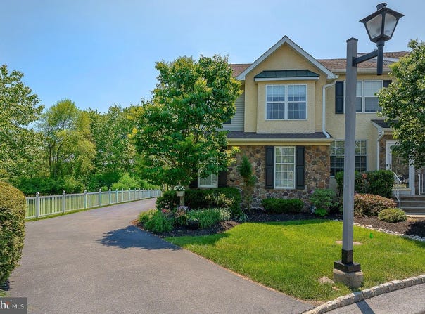 3301 MAPLEVALE Circle, NEWTOWN SQUARE, PA 19073