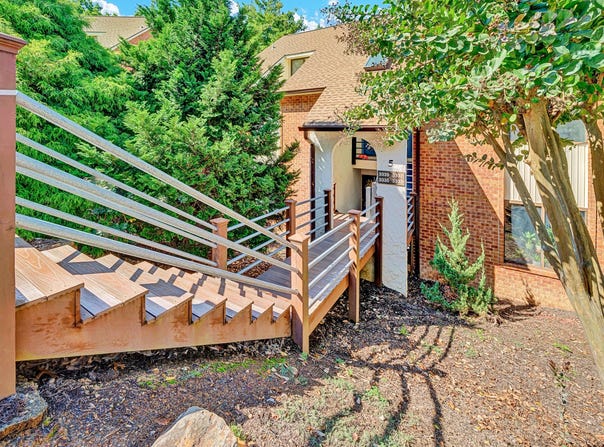 3335 Forest Ridge Rd, Roanoke, VA 24018
