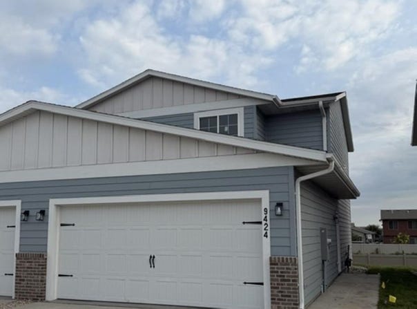 9424 W Tunis Dr, Sioux Falls, SD 57106