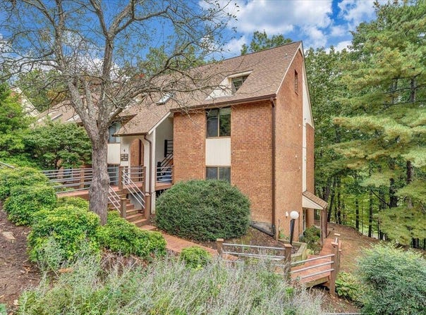 3343 Forest Ridge Rd, Roanoke, VA 24018