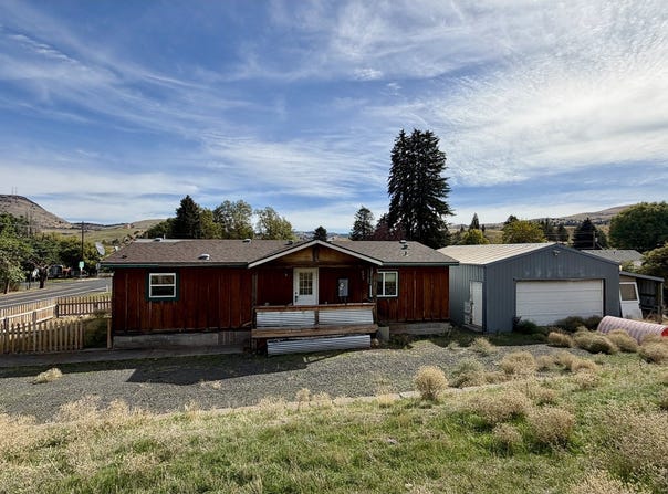 445 7th St, Fossil, OR 97830
