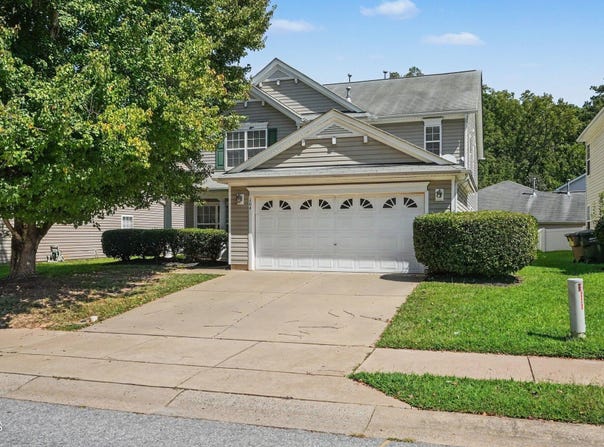 204 Georgetowne Drive, Clayton, NC 27520