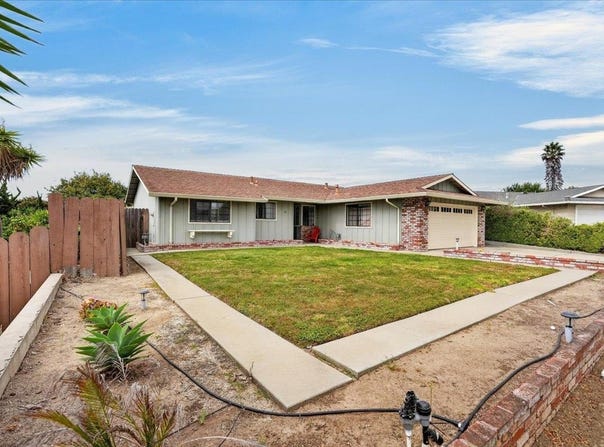 13 Victor CIR, Salinas, CA 93907