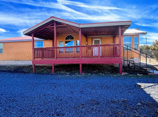 111 County Road, Concho, AZ 85924