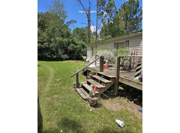 2831 Weaver Dr, Ray City, GA 31645