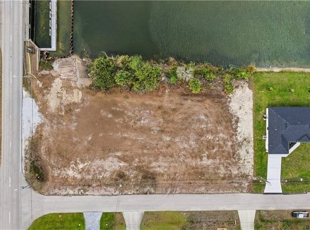 1525 NW 17th Street, Cape Coral, FL 33993