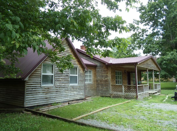 120 Wickham St, Alderson, WV 24910
