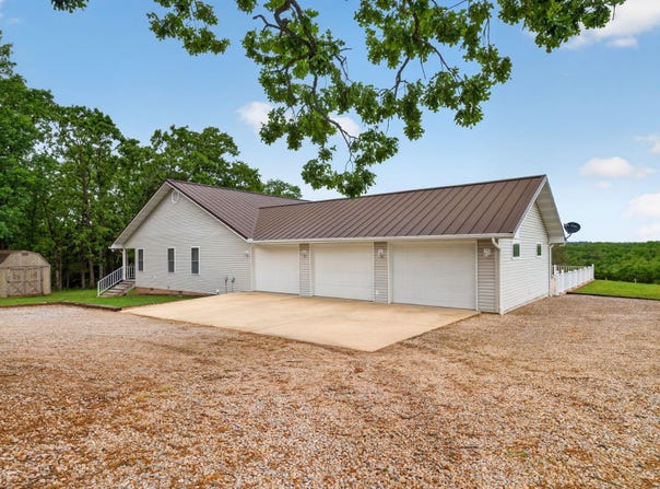 1181 County Road 504, Gainesville, MO 65655
