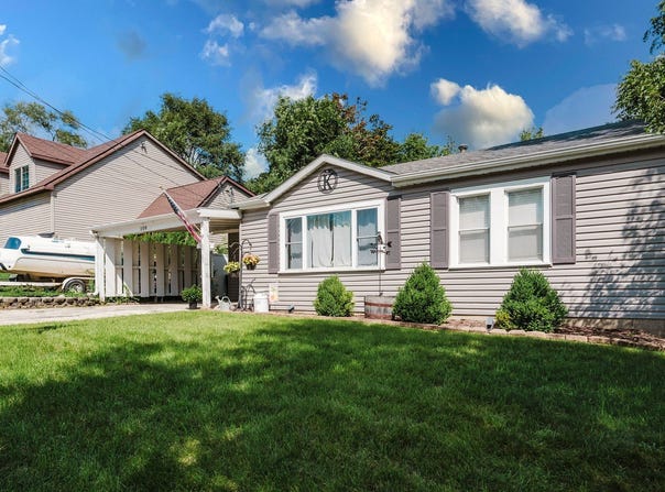 109 Hilldale Road, Fox Lake, IL 60020