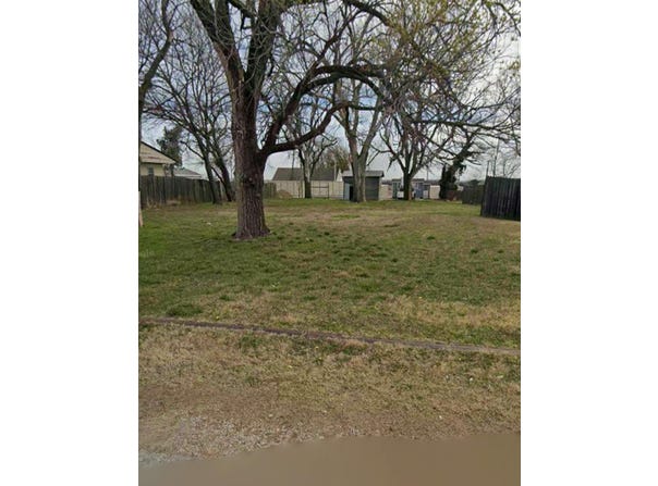 412 N Clark St, Udall, KS 67146