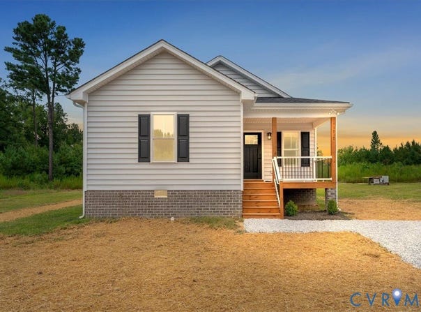 1010 Nottoway Avenue, Blackstone, VA 23824