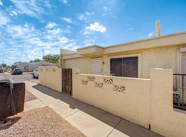 2151 N MERIDIAN Road, Apache Junction, AZ 85120