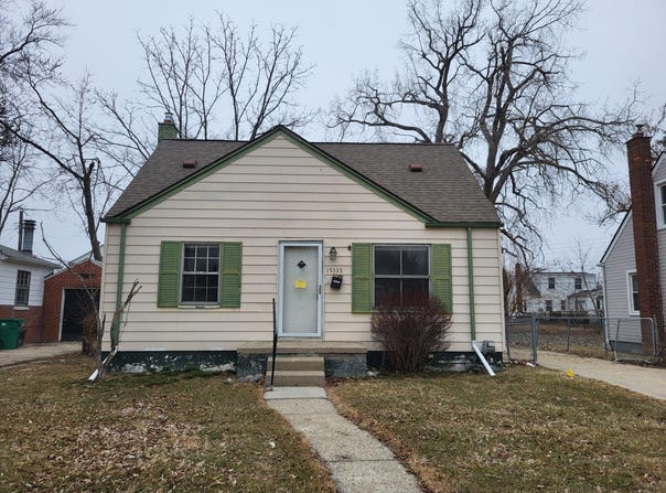 15335 Semrau Avenue, Eastpointe, MI 48021