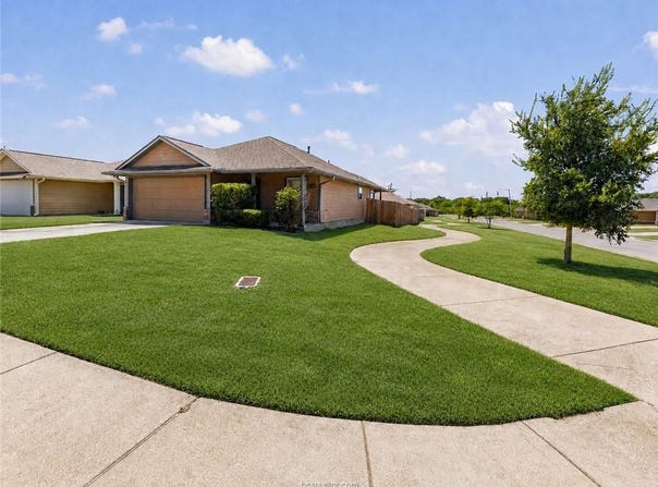 1297 Cottage Grove Circle, Bryan, TX 77801