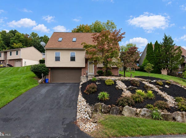 222 WEXHAM Drive, READING, PA 19607