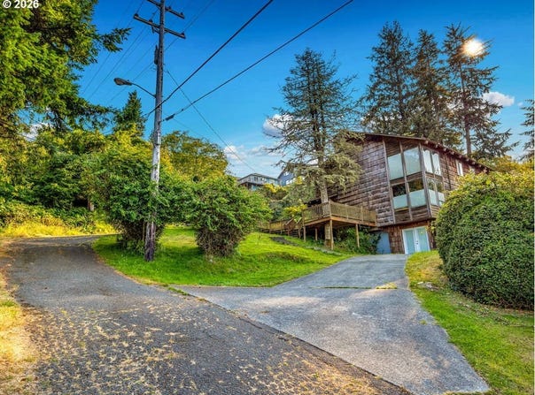 907 5TH St, Astoria, OR 97103