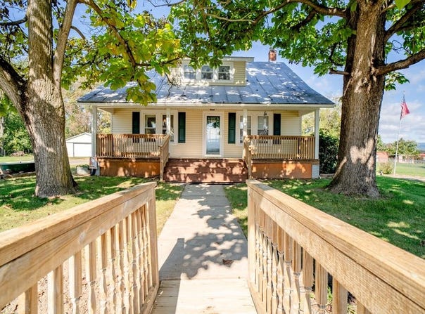 7177 E POINT RD, ELKTON, VA 22827