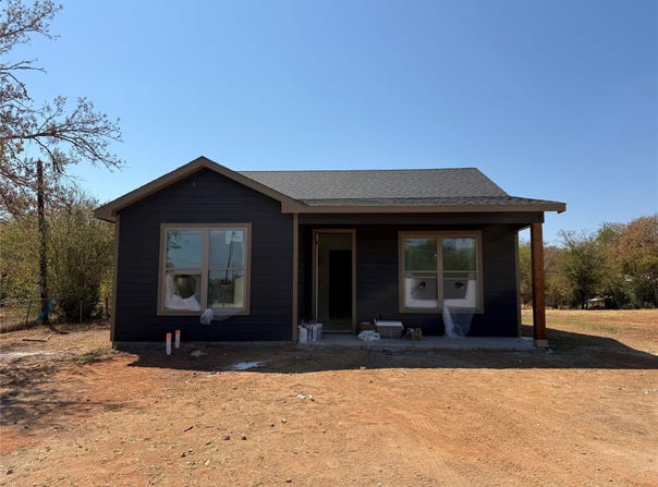 414 E Belknap Street, Jacksboro, TX 76458