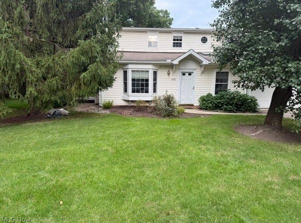 691 S Point Trail, Berea, OH 44017