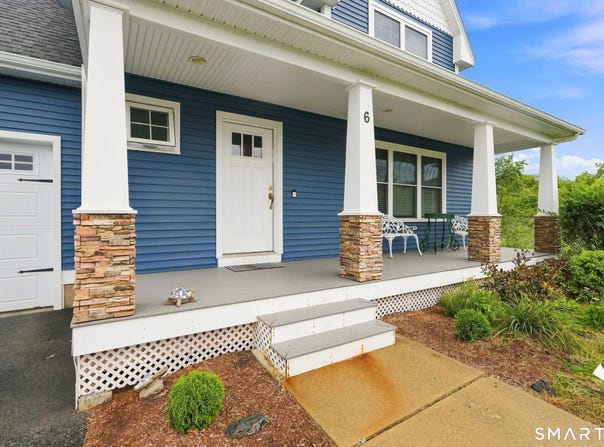 6 Mather Circle, Windsor Locks, CT 06096