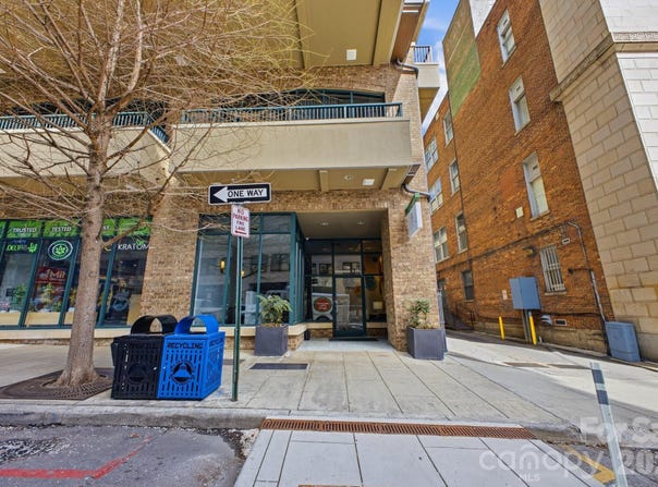 21 Battery Park Avenue, Asheville, NC 28801