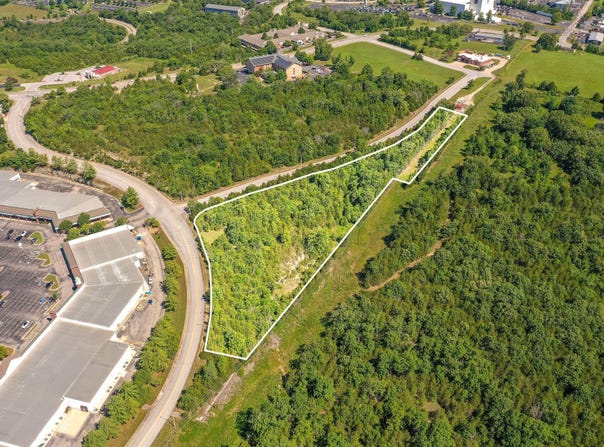 Cardinal Way, Branson, MO 65616
