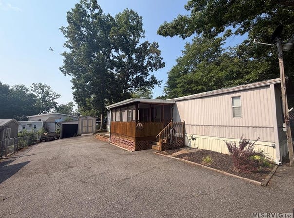 80 Ford trl, Bracey, VA 23919