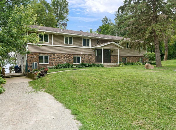6950 French Lake Court, Faribault, MN 55021