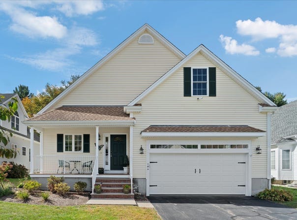 51 Lawrence Dr, Franklin, MA 02038
