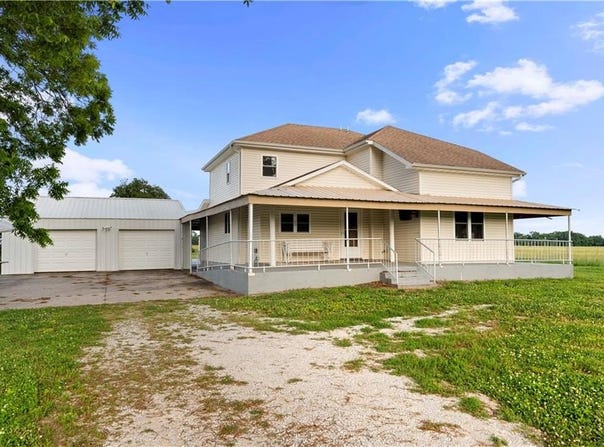 22451 S Bb Highway, Nevada, MO 64772
