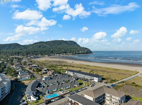 2316 BEACH Dr, Seaside, OR 97138