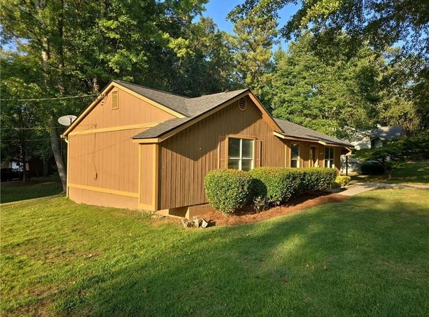 3118 Caliente Lane, Rex, GA 30273