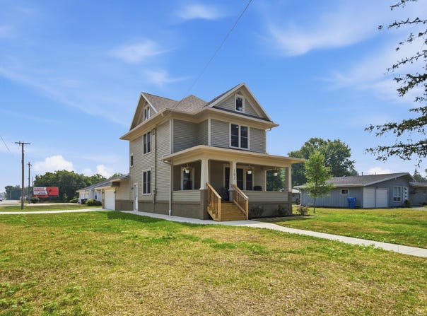 102 E 3rd Avenue, Brodhead, WI 53520