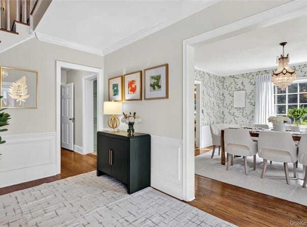 61 Mason Drive, Manhasset, NY 11030