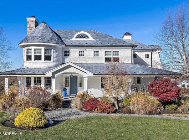 9 Beacon Hill Road, Atlantic Highlands, NJ 07716