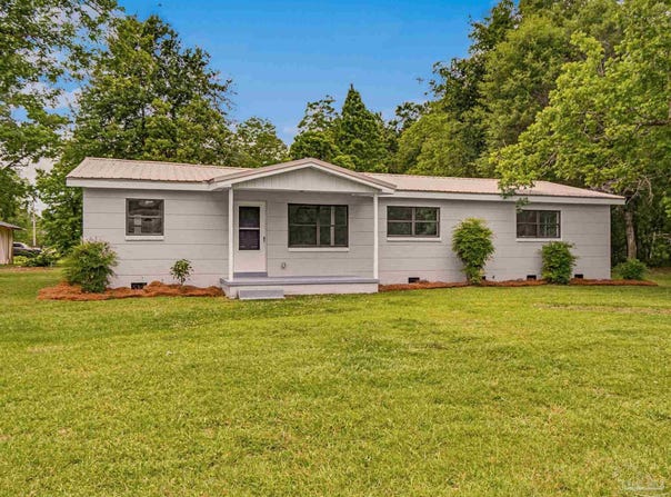 125 Madrid Rd, Cantonment, FL 32533