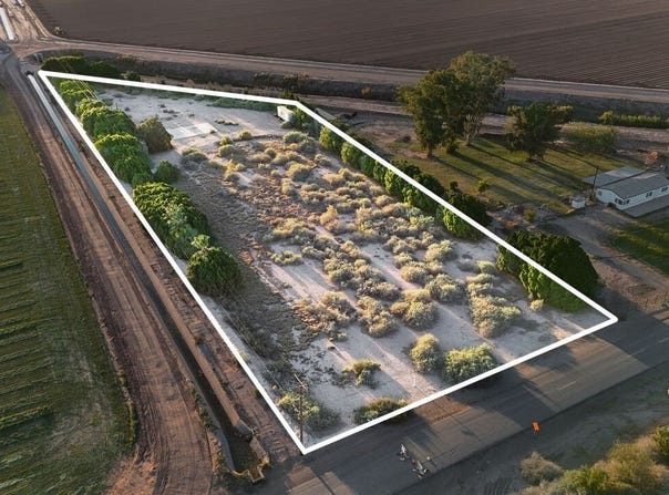 2465 Meloland Rd, El Centro, CA 92243