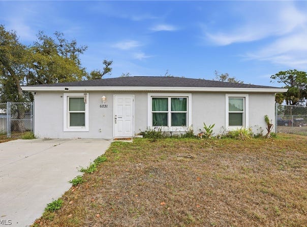 6031 N Moss Circle, Labelle, FL 33935