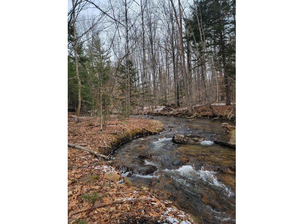 80 Crossover Road, Bennington, VT 05201