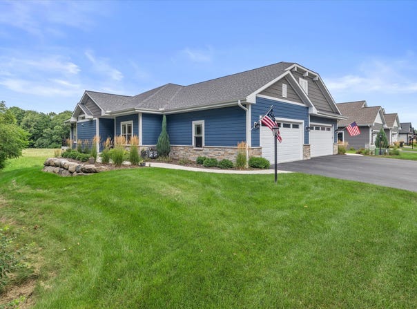 19591 Eagle Pass, Lannon, WI 53046