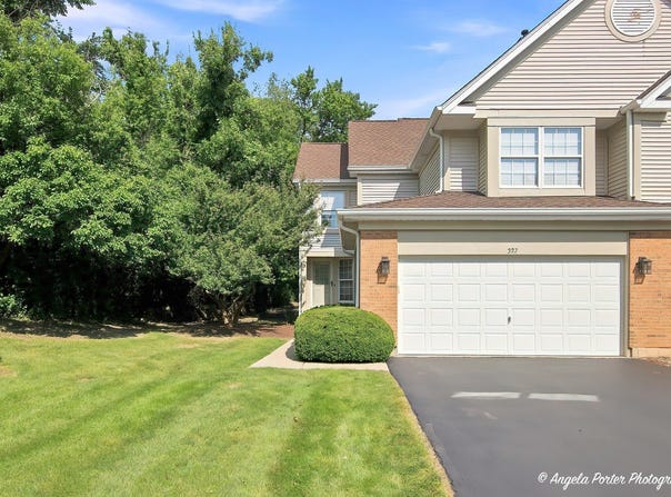 327 Cimarron Road, Lombard, IL 60148