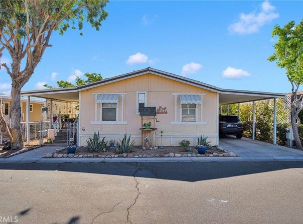 9161 Santa Fe E, Hesperia, CA 92345
