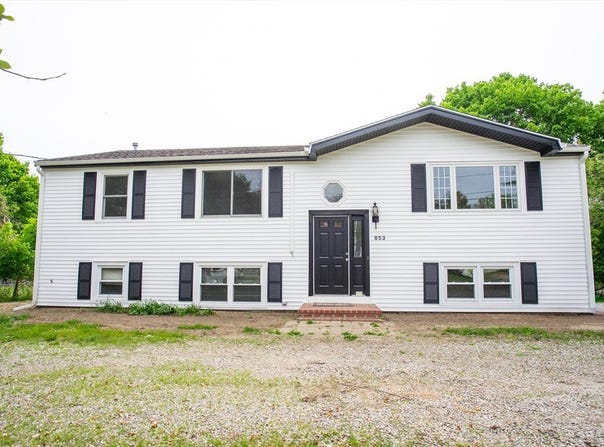 853 Main St, Acushnet, MA 02743