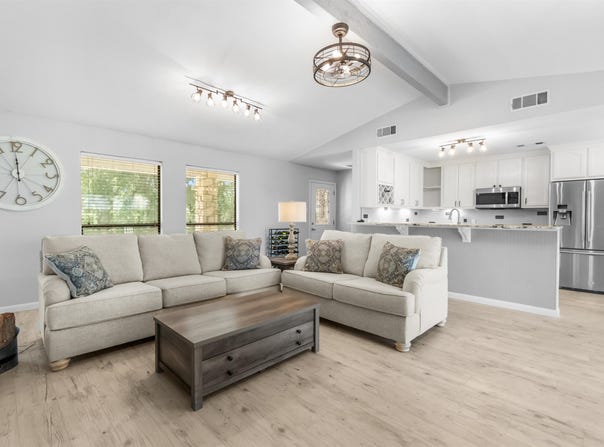 210 Tee Off, Horseshoe Bay, TX 78657