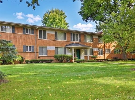 1155 Derby Road, Birmingham, MI 48009
