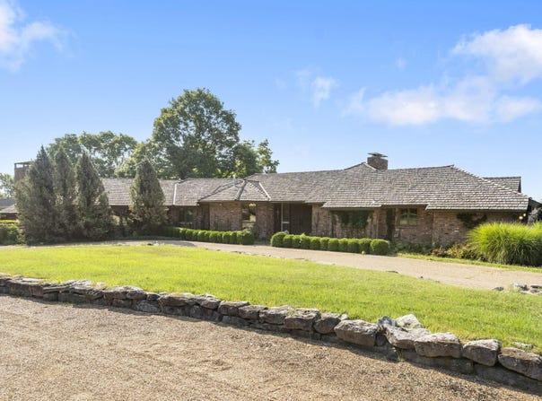 3886 E Hawthorne Hill Lane, Springfield, MO 65809