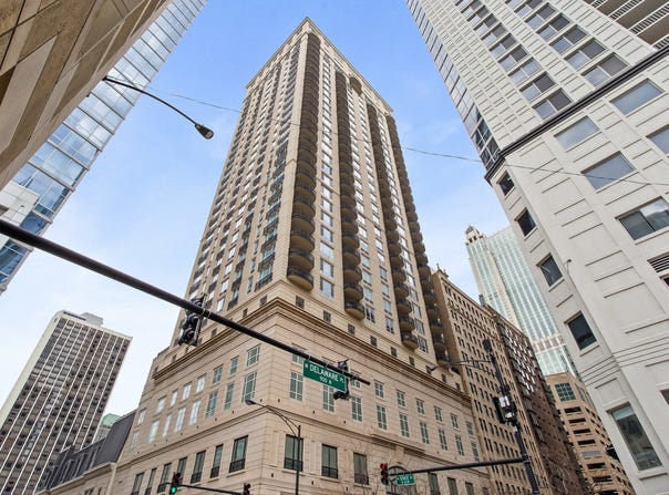10 E Delaware Place, Chicago, IL 60611
