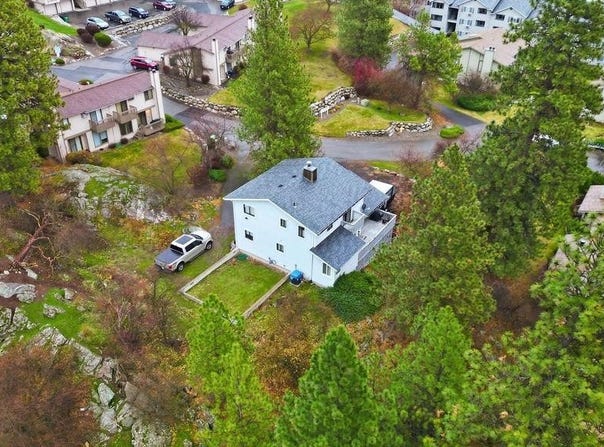 2211 N Houk Rd, Spokane, WA 99216