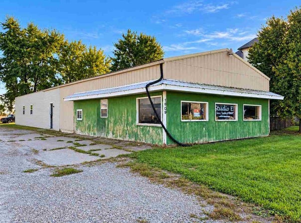 1609 E Washington St, Washington, IA 52353